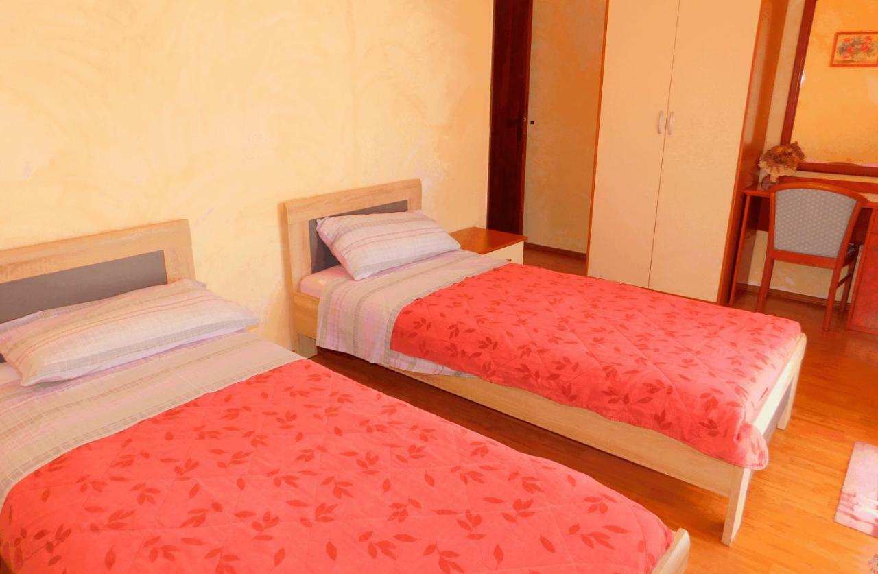 App Palcic K Apartment Novigrad  Exterior photo