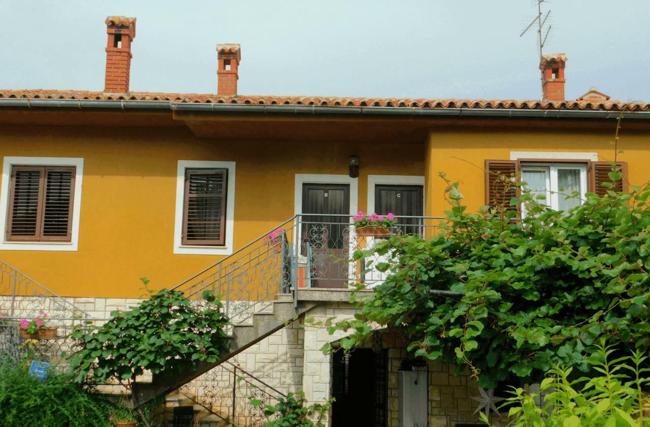 App Palcic K Apartment Novigrad  Exterior photo
